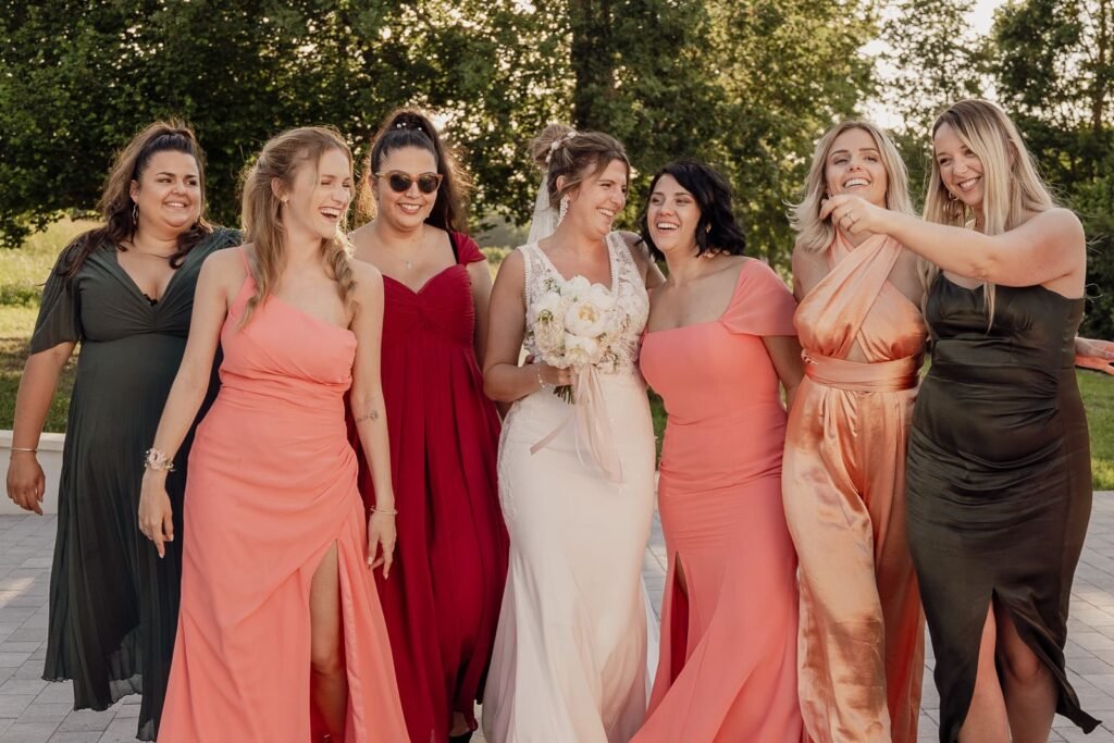 Photos de groupes avec demoiselles d'honneur - Les prairies de l'encrème