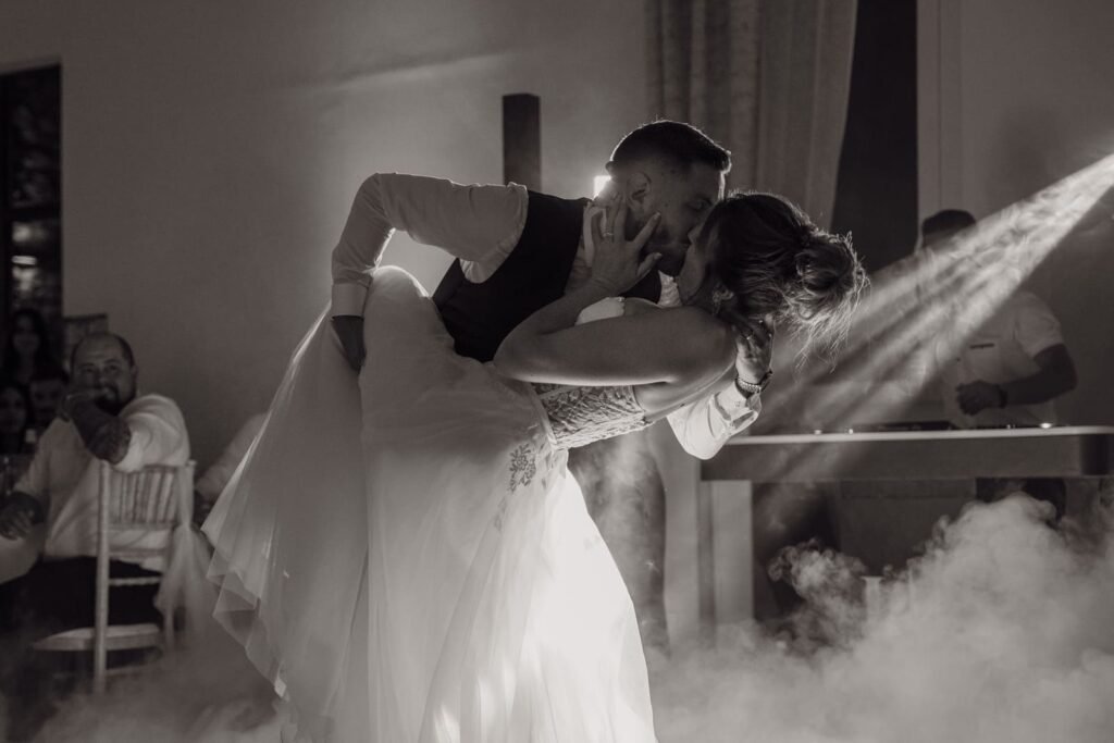 Laurène Bernard Photographie - Photographe de mariage Avignon Vaucluse - Ouverture de bal les prairies de l'encreme