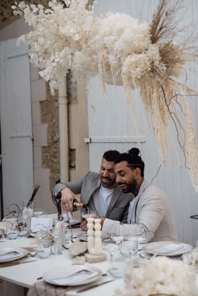 Photo repas mariés et champagne