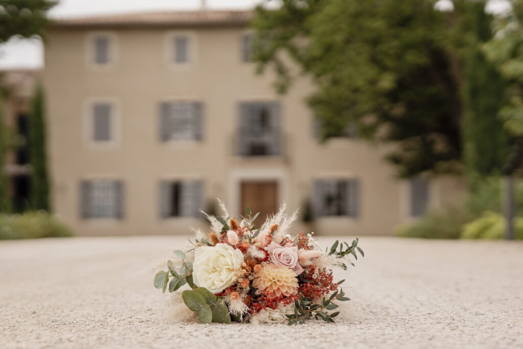 Mise en valeur du bouquet de la mariée
